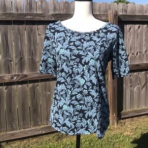 Ann Taylor LOFT shortsleeved tee shirt medium